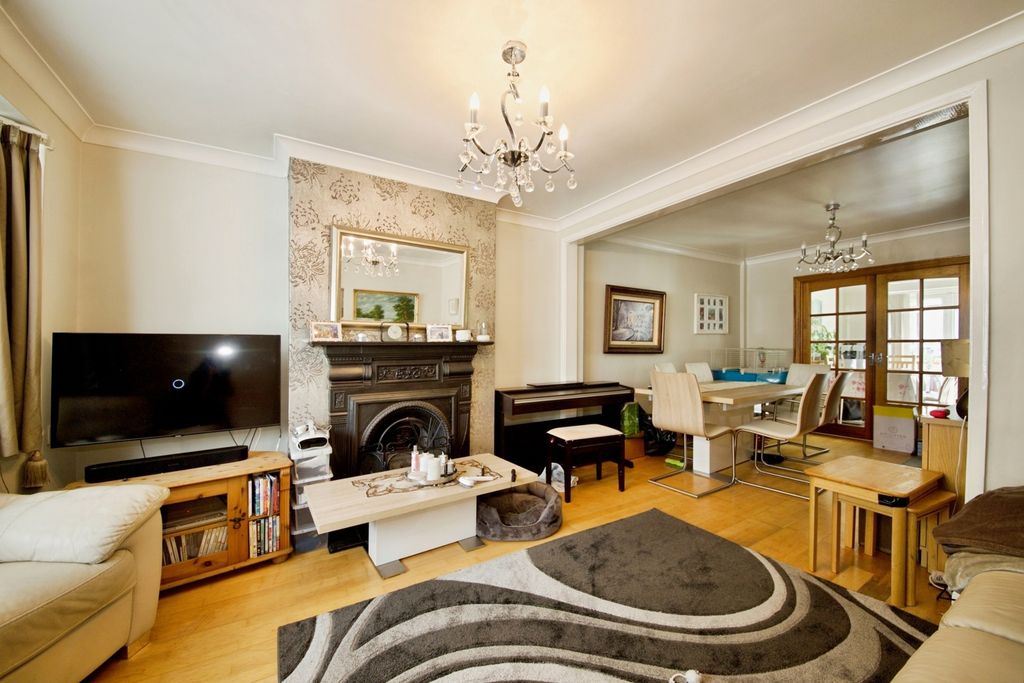 Property photo 2 of 16 Pbox-Img.Jpg