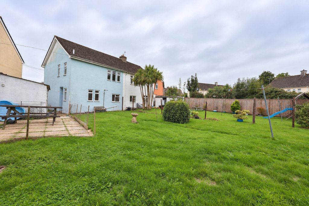 Property photo 3 of 11 Picture No. 05