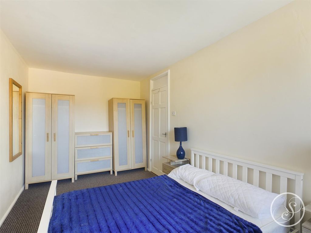 Property photo 2 of 7 X4Fwob7F-Uksfxs_Kydwng.Jpg