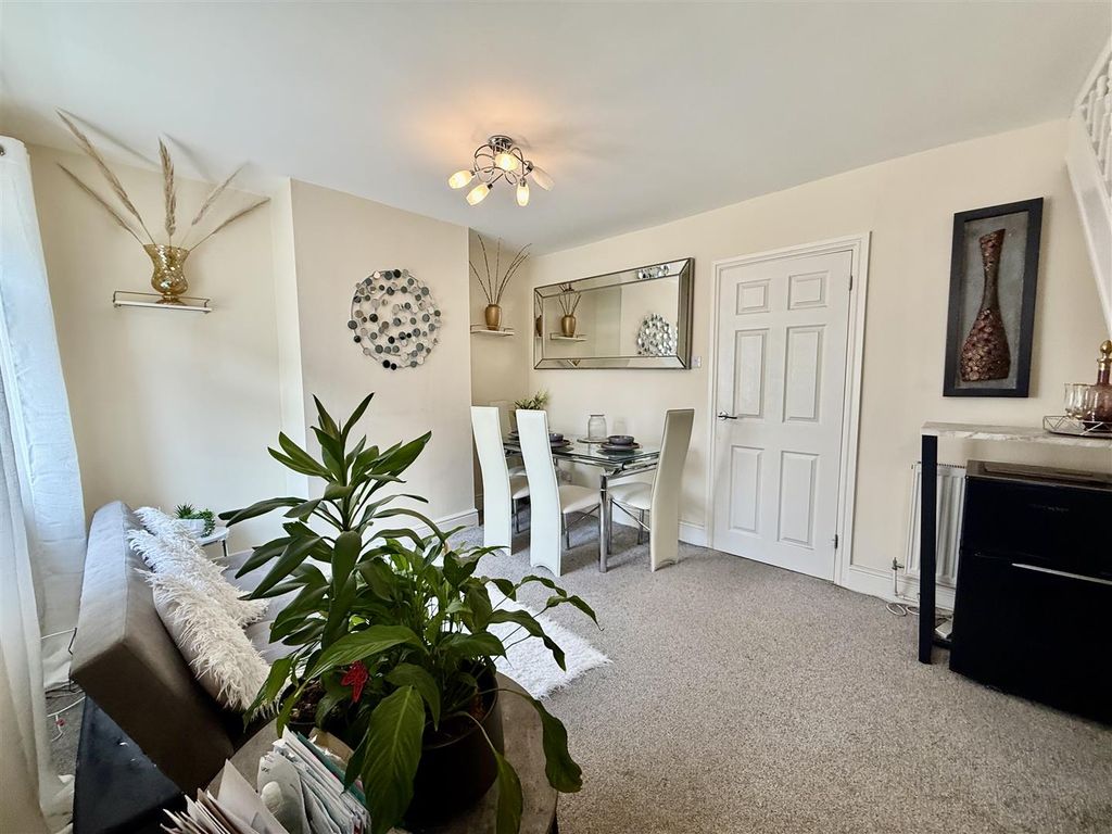 Property photo 2 of 14 2