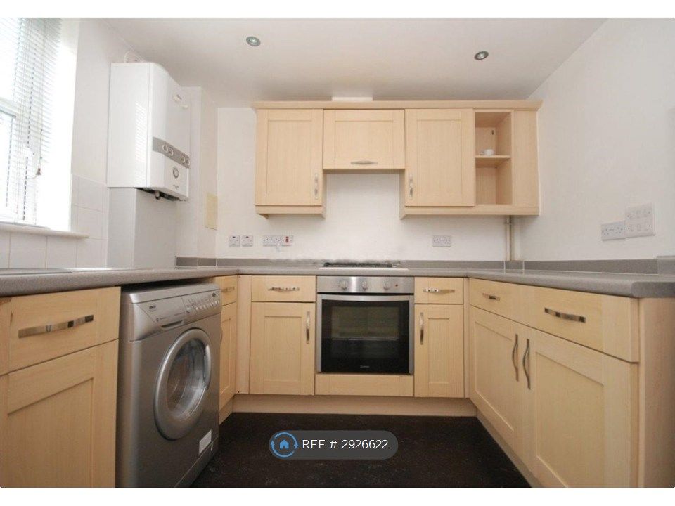 Property photo 3 of 6 Kitchen