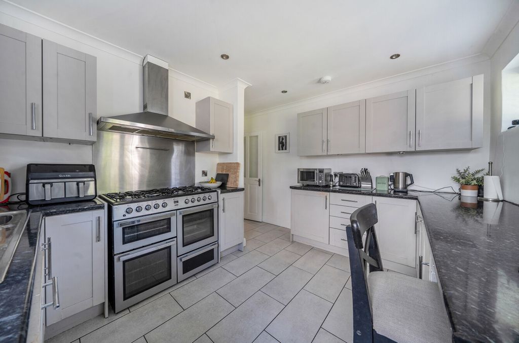 Property photo 3 of 25 1448454-14-69E907...