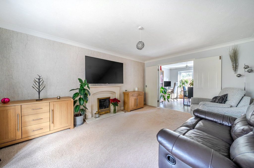 Property photo 3 of 12 Sitting Room