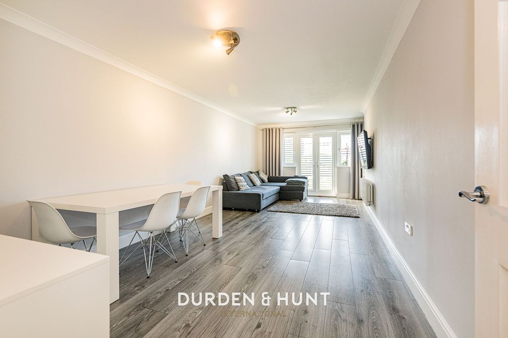 Property photo 2 of 22