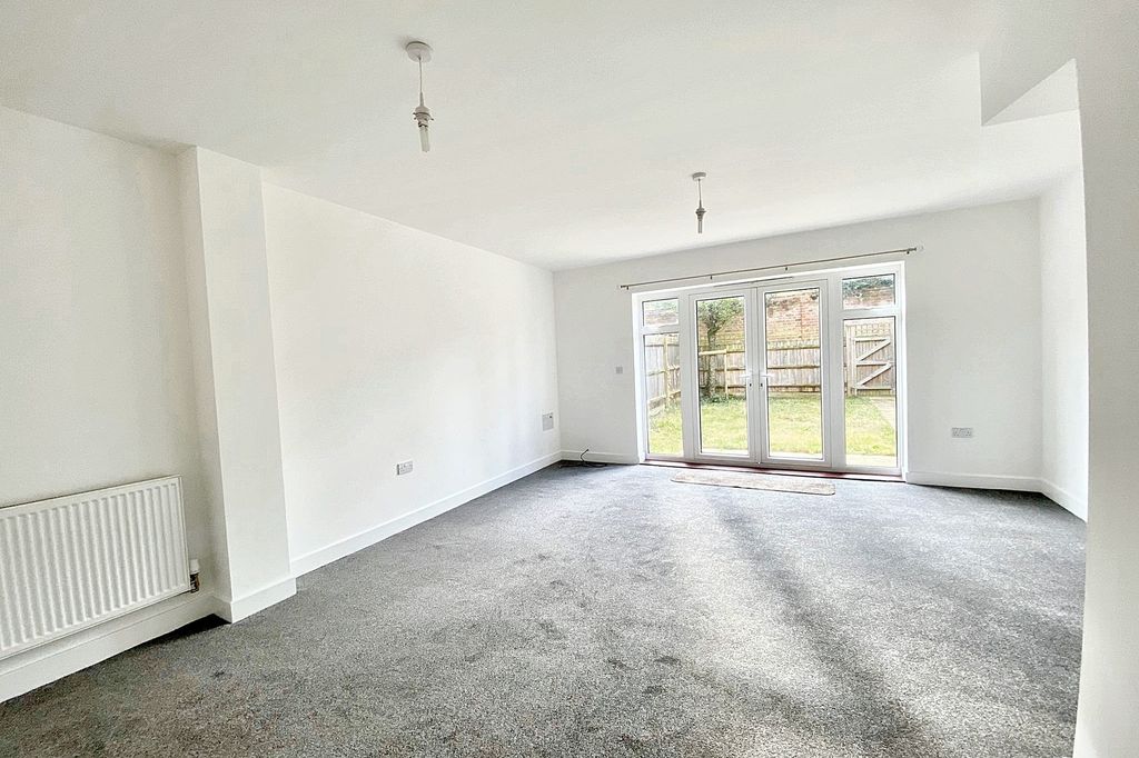 Property photo 3 of 9 0Fb6Aac0-Be78-4Ec4-991B-00d63A7B548E