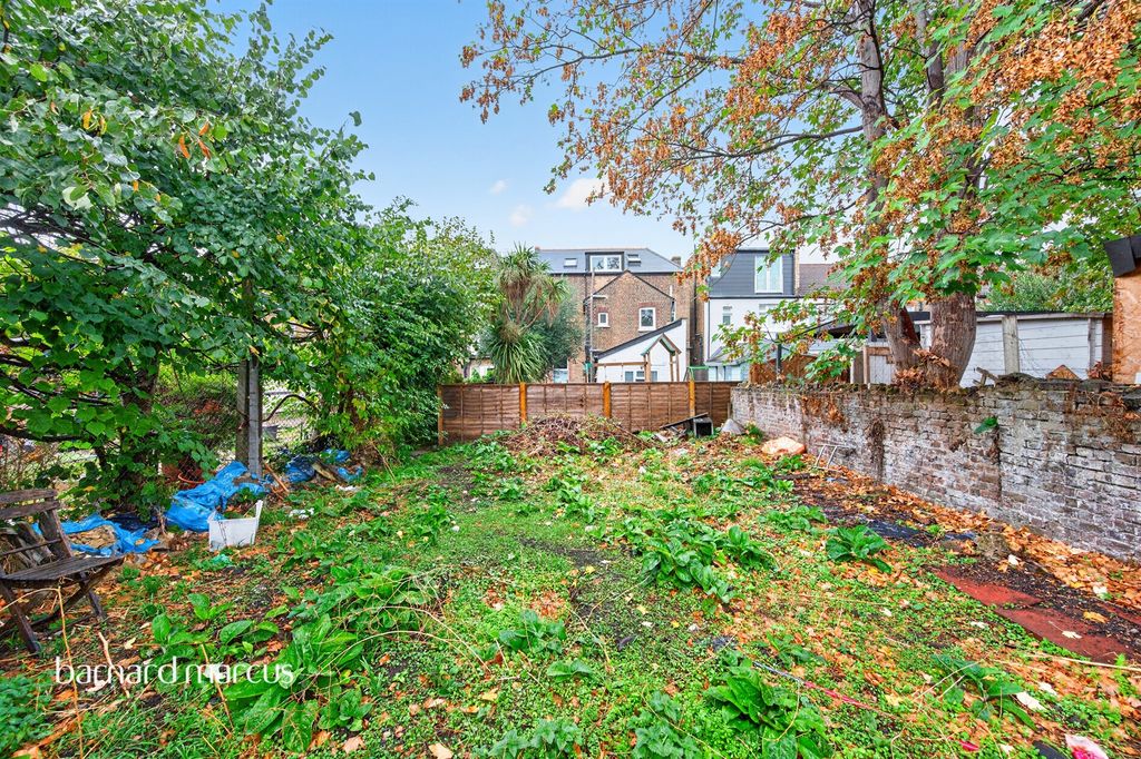 Property photo 2 of 20
