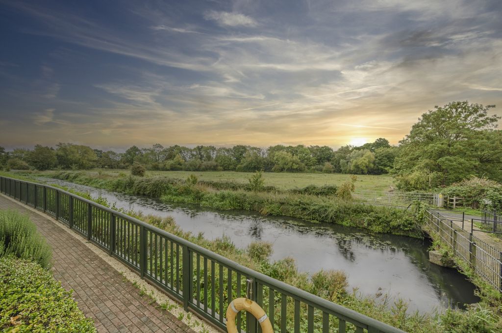 Property photo 2 of 10 Dsc_8049-Edit