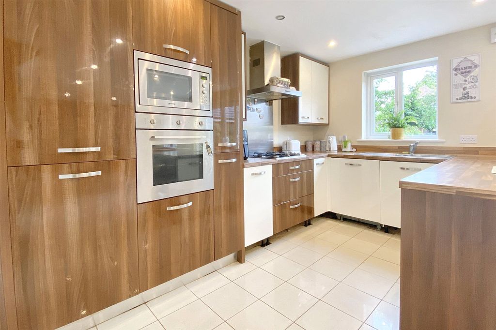 Property photo 2 of 17 Picture No. 05