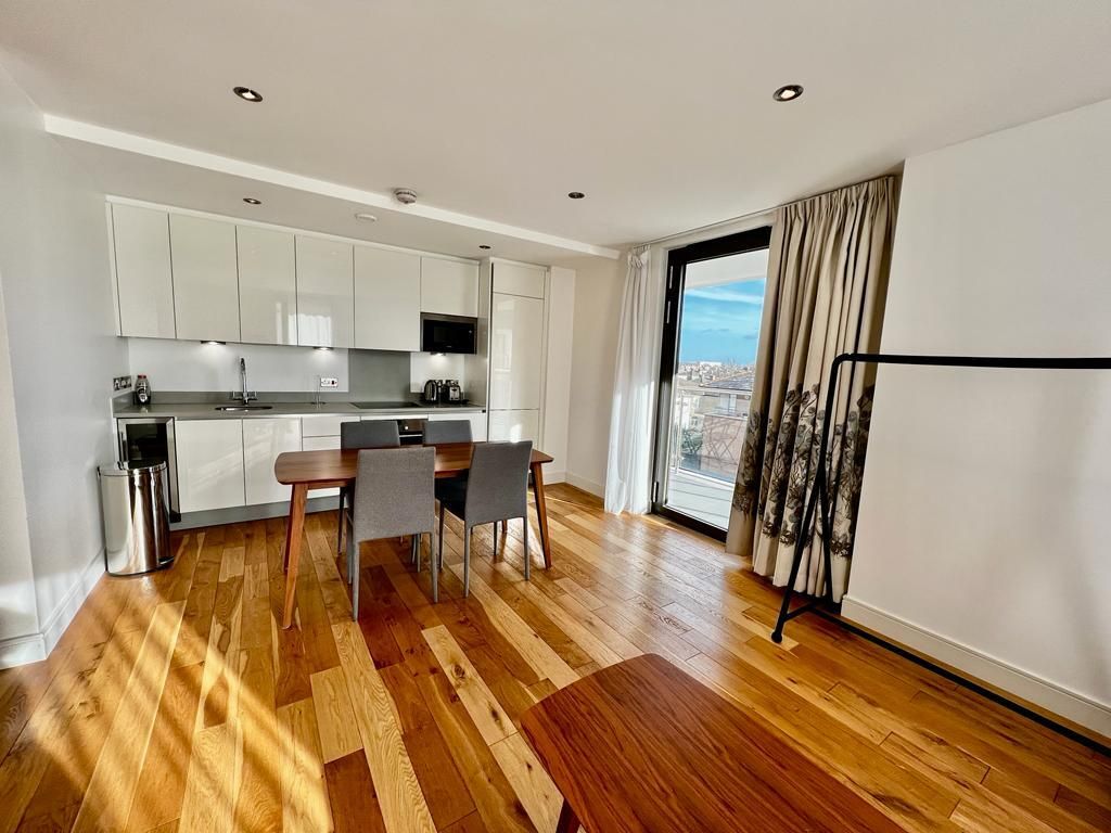 Property photo 1 of 17 Kitchen