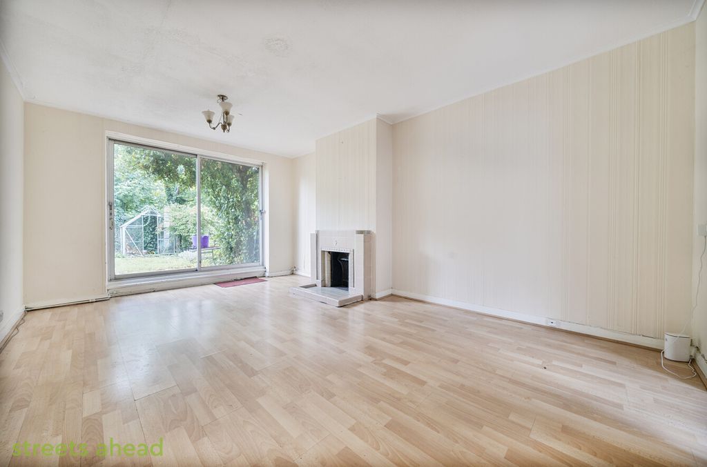 Property photo 2 of 17 79c50Cb5-7782-40F...