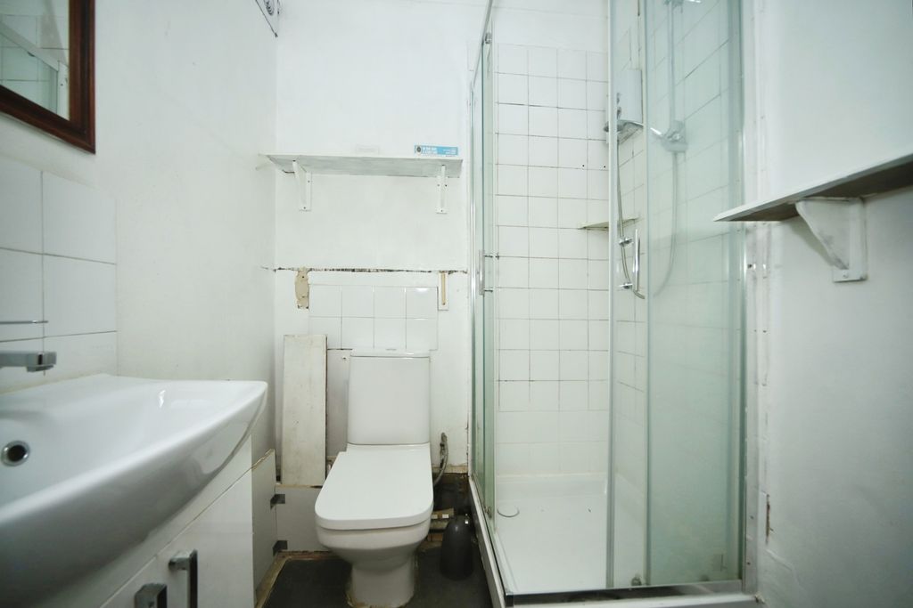 Property photo 3 of 17 Photo
