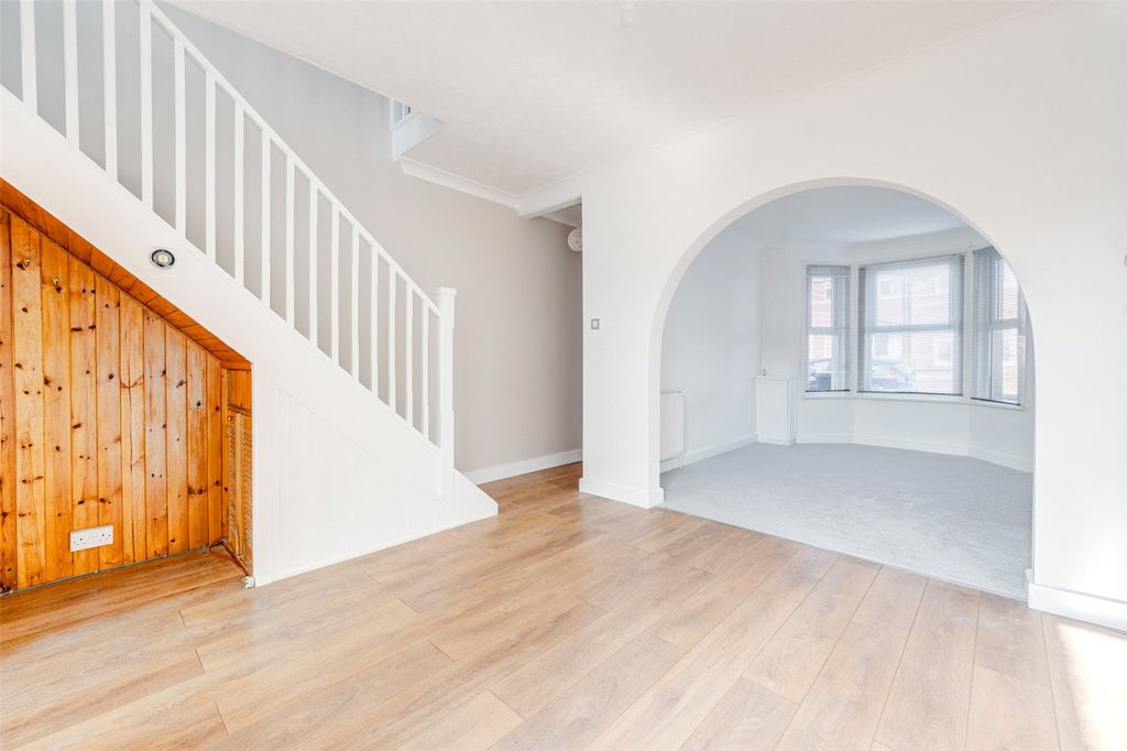 Property photo 2 of 17 Picture No. 05