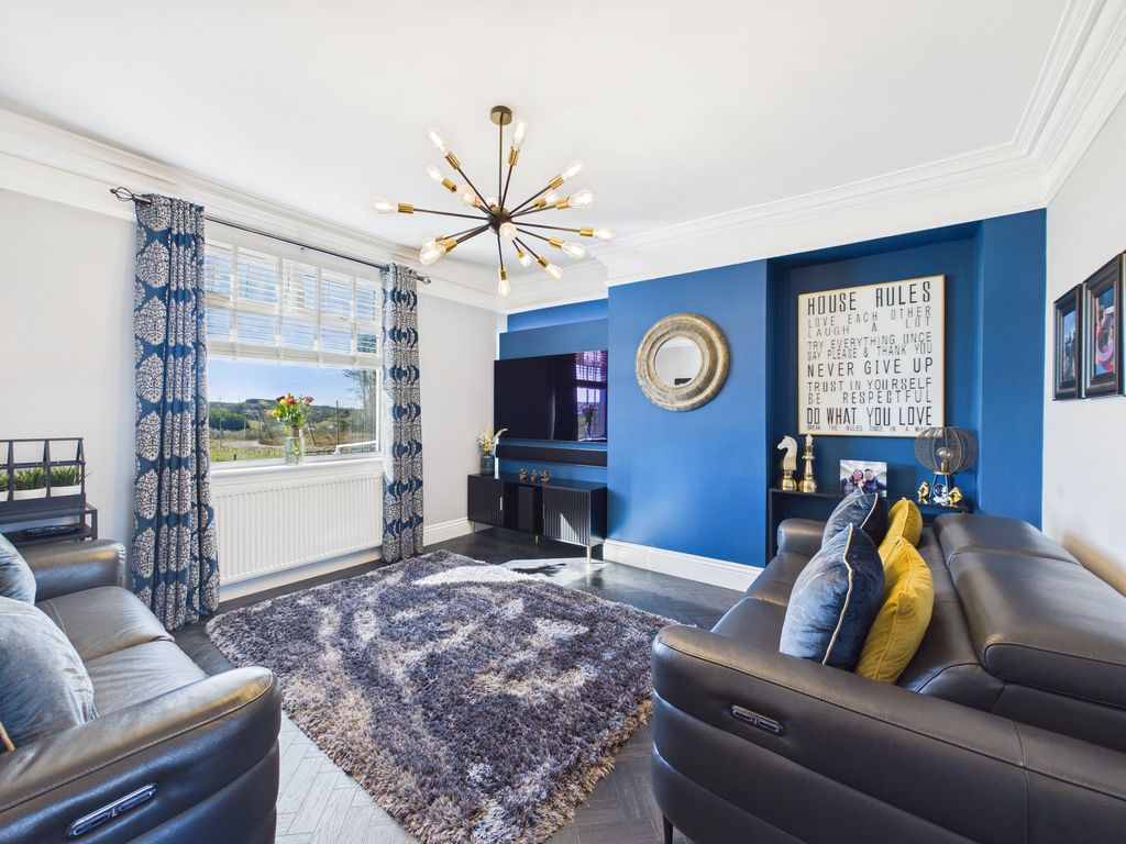 Property photo 2 of 16 Living Room