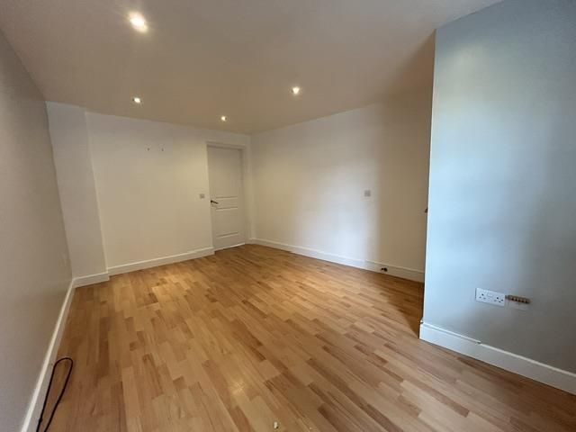 Property photo 3 of 16 B5033c2A-4E4E-4294-B1E7-Bea30Da6Ea03.Jpg