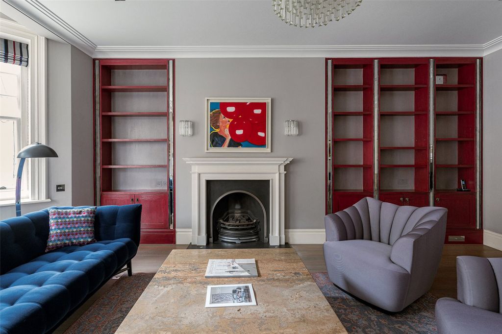 Property photo 1 of 16 Living Room