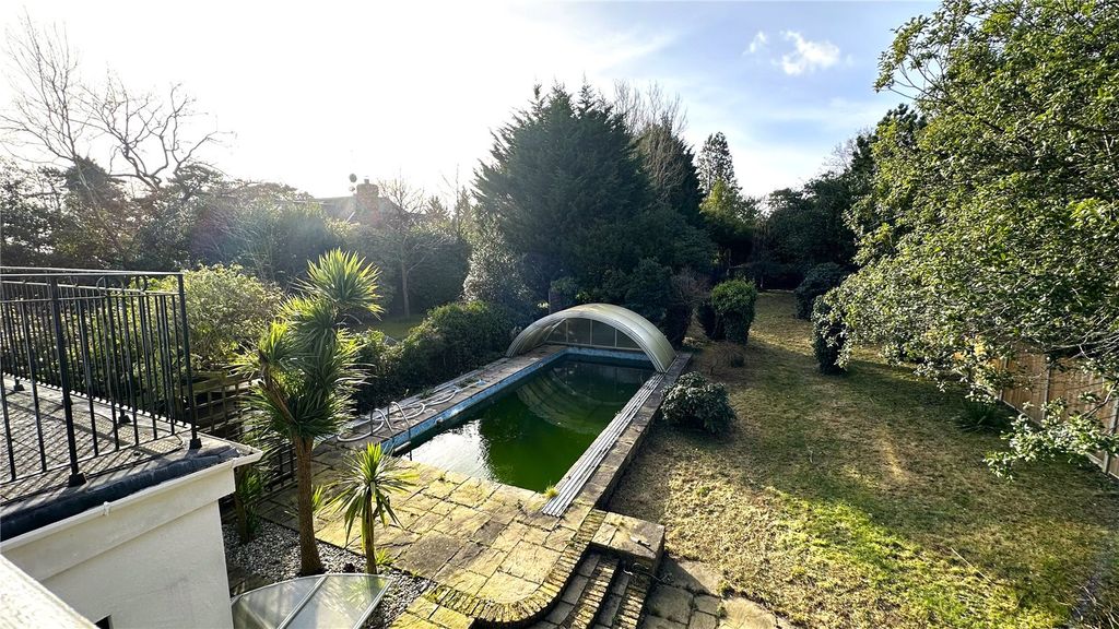 Property photo 2 of 16 Picture No. 18