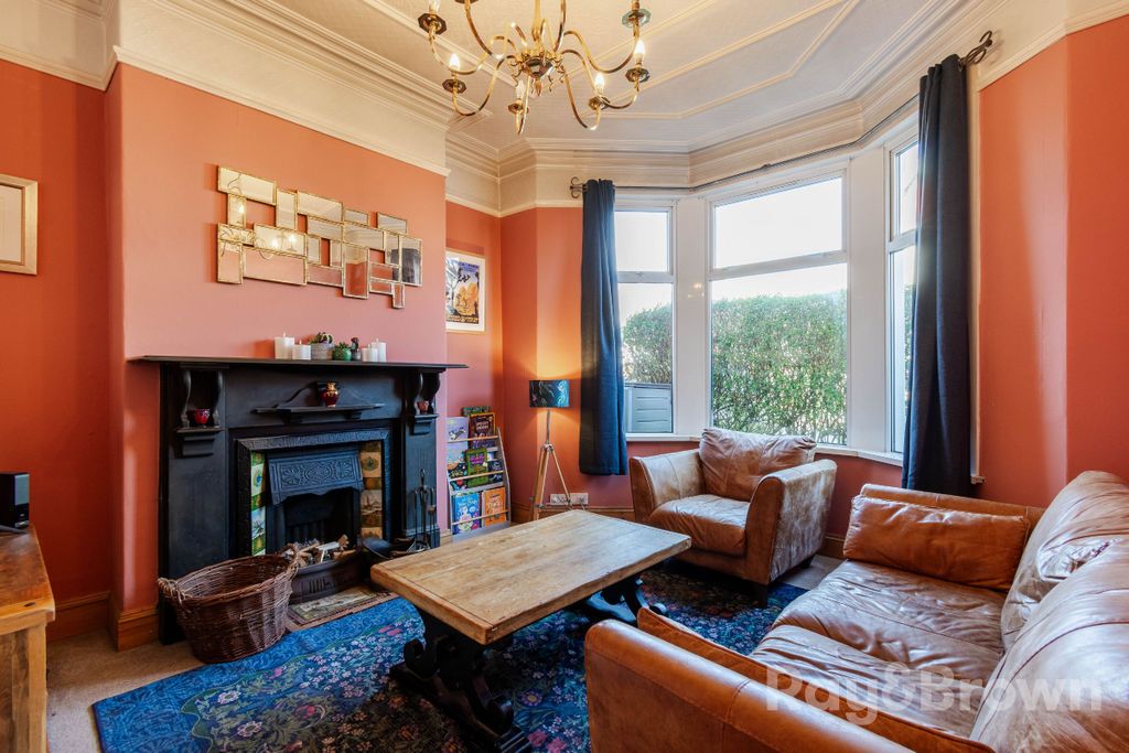 Property photo 2 of 61