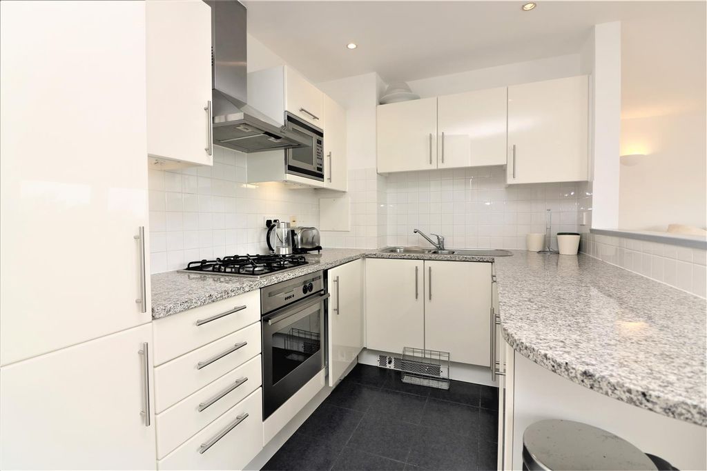 Property photo 3 of 8 Ocean Wharf.Jpg