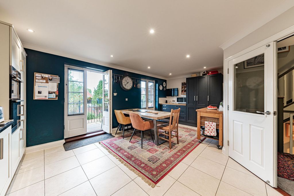 Property photo 2 of 30 Kitchen/Dining Room (1)