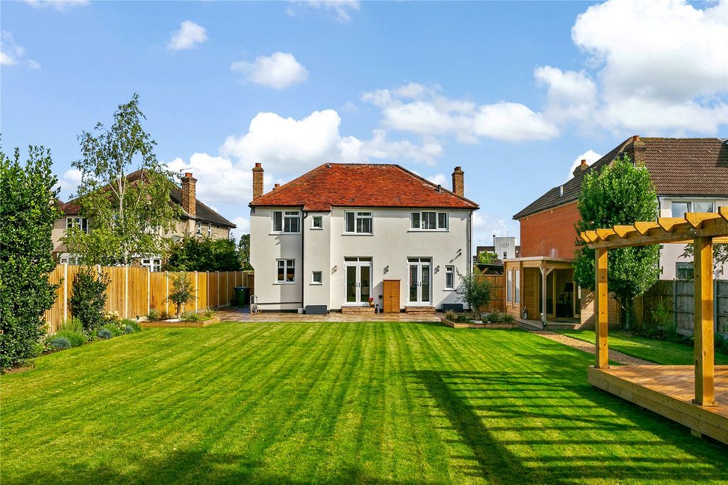 Property photo 2 of 28 Picture No. 27