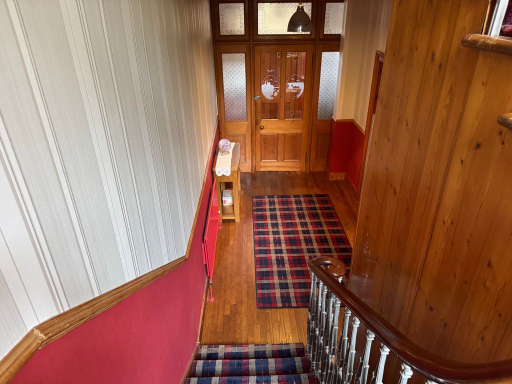 Property photo 2 of 28