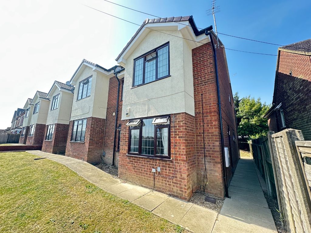 Property photo 1 of 6 5204290