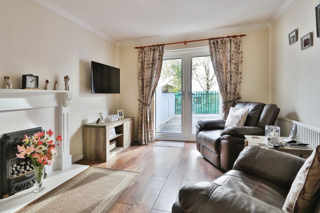 Property photo 3 of 8 3754907