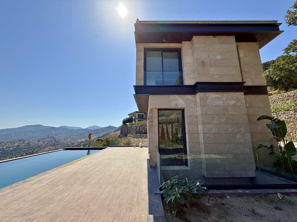 Property photo 3 of 26 Exceptional Villa With An Infinity Pool &amp; Sea Views For Sale In Bodrum - Villa, Terrace And Infinity Pool