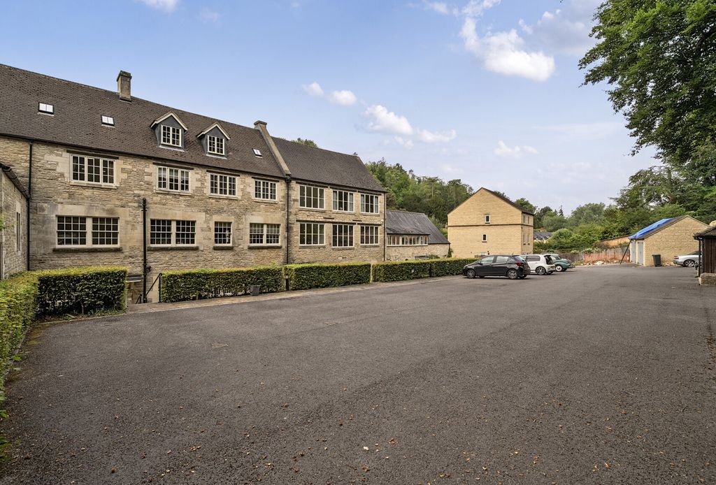 Property photo 2 of 20 1327771-3-6880B25...