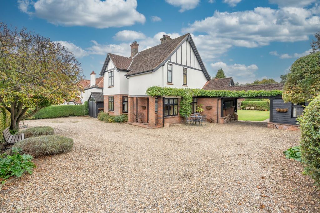 Property photo 2 of 35