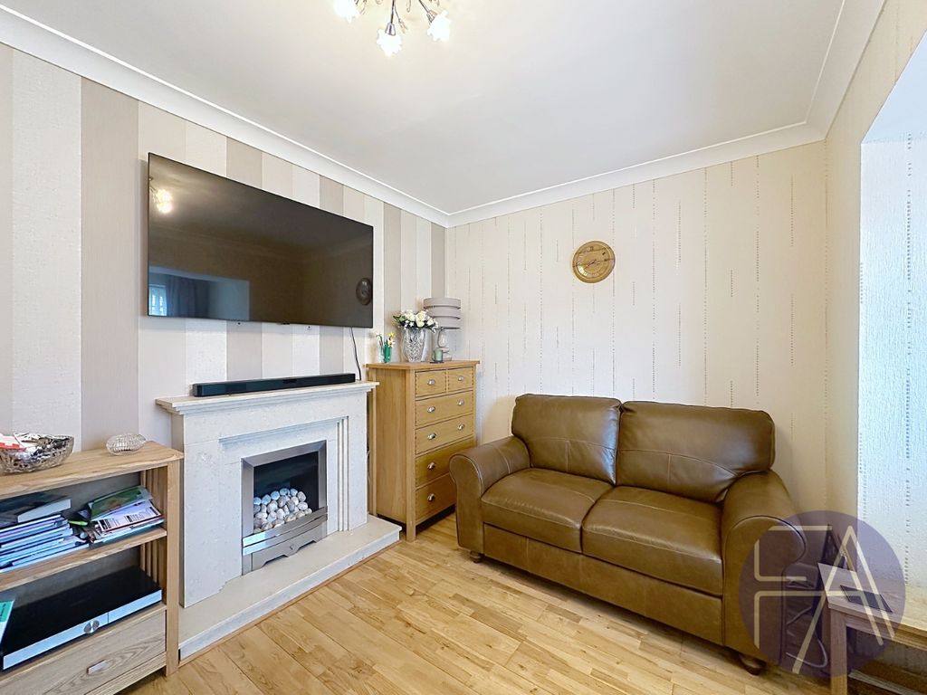 Property photo 2 of 25 4716212