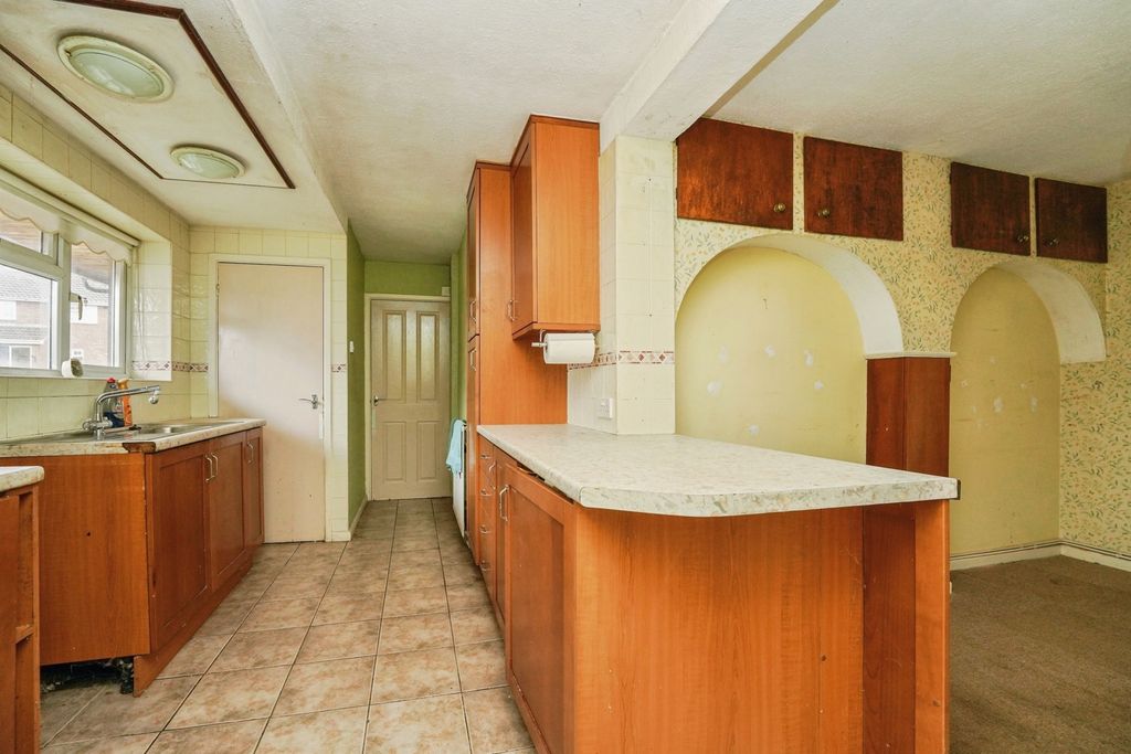 Property photo 2 of 17 Photo