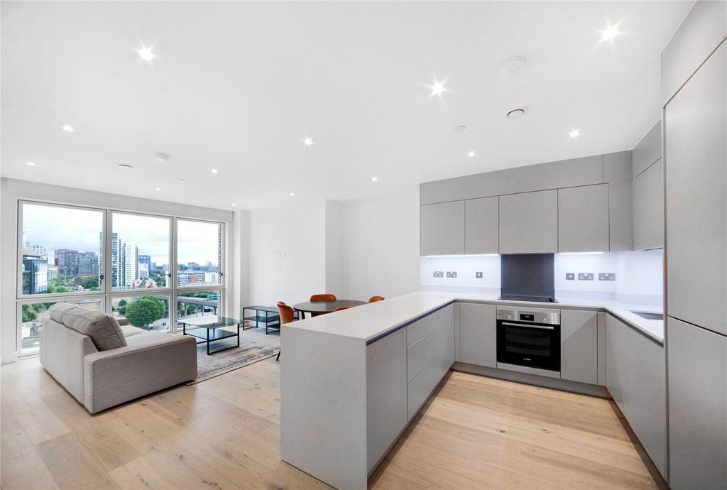 Property photo 1 of 14 Royal Captain Court