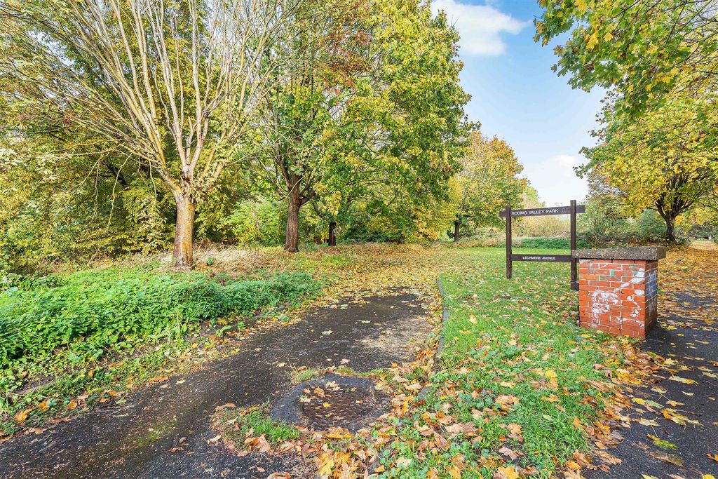 Property photo 2 of 27 7_66122.Jpg