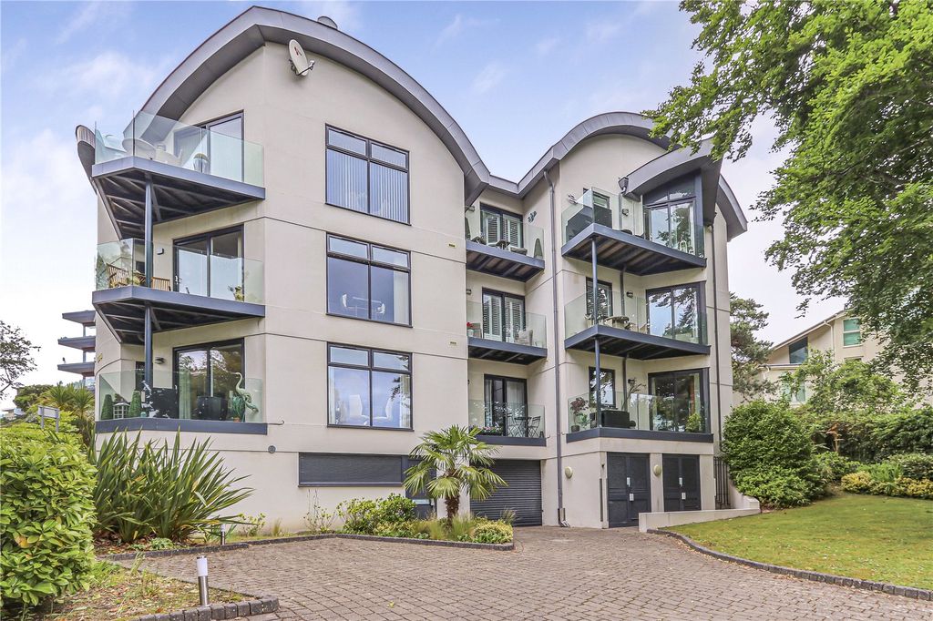 Property photo 1 of 16 Seacrest