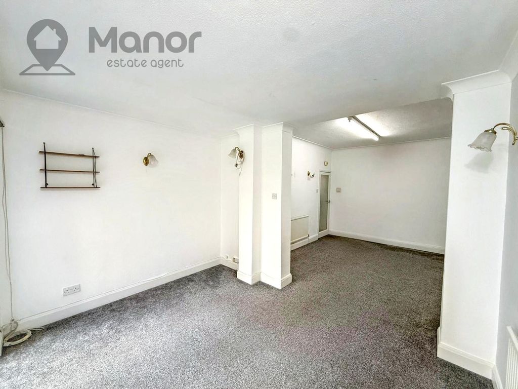 Property photo 3 of 24 Living Room