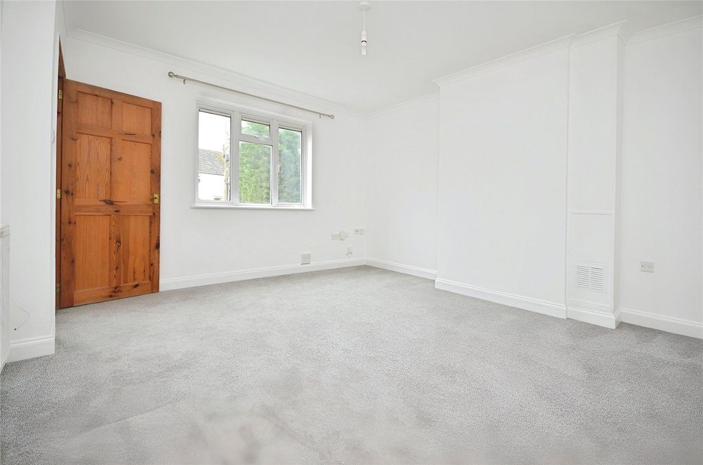 Property photo 3 of 9 Picture No. 06