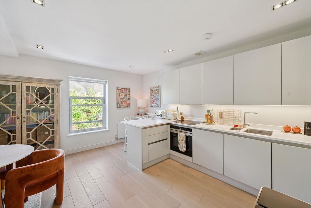 Property photo 1 of 14 Image