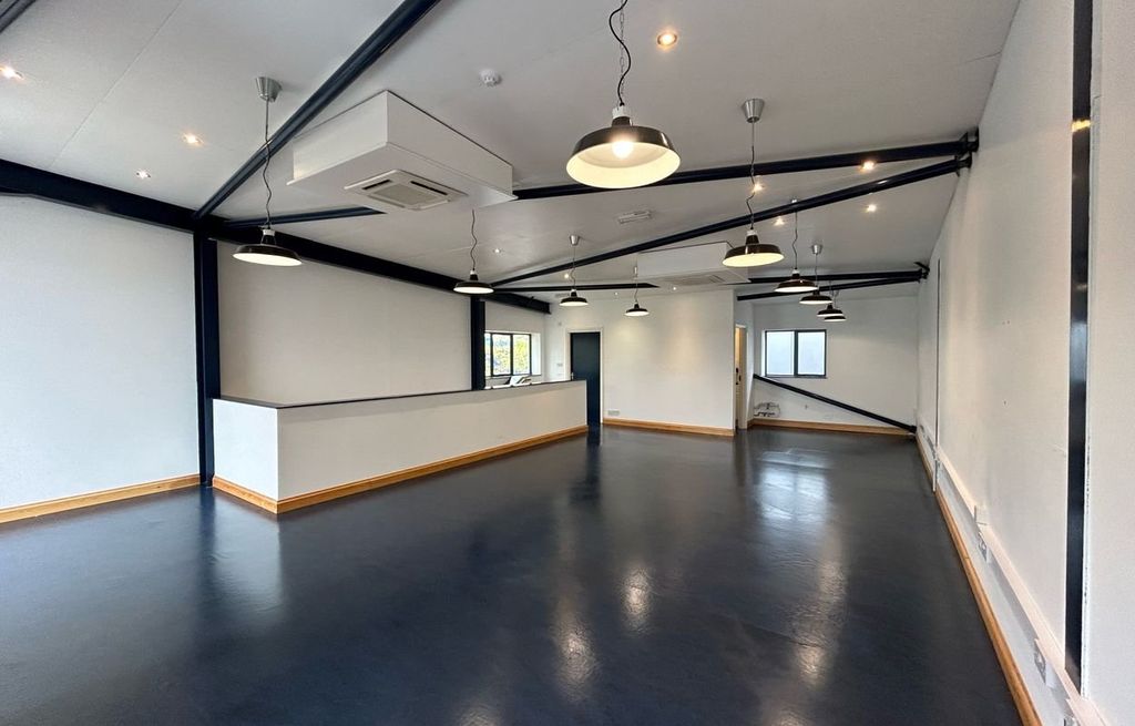 Property photo 2 of 5 Picture 2