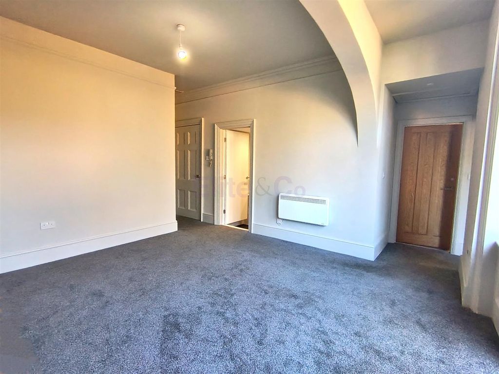 Property photo 3 of 14 Lounge/Diner