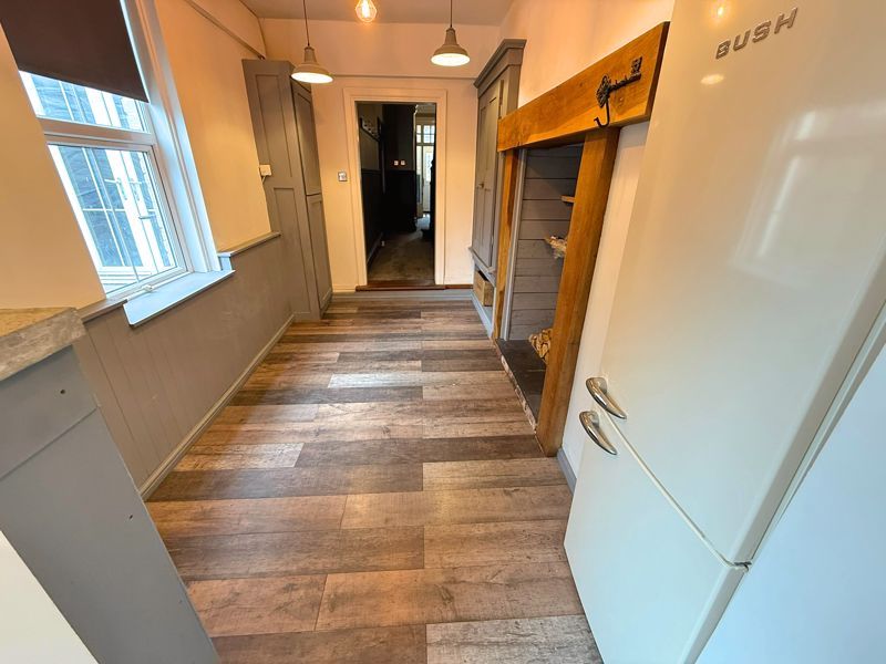 Property photo 3 of 19 Dining Area