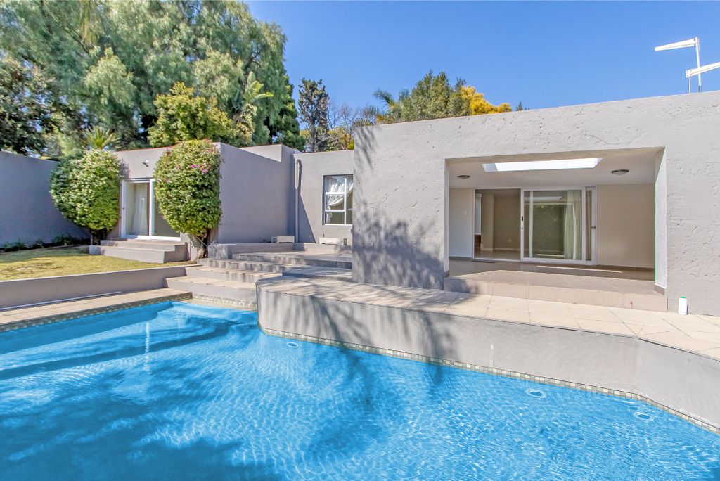 Property photo 1 of 79