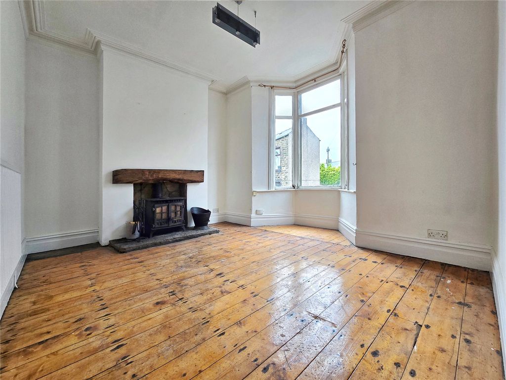 Property photo 2 of 15 Lounge