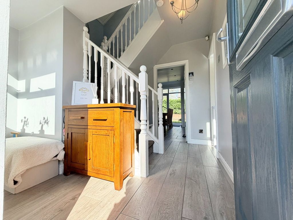 Property photo 3 of 36