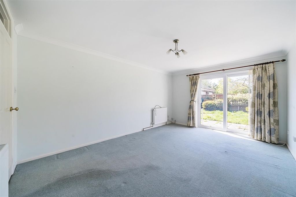Property photo 3 of 12 Sitting Room