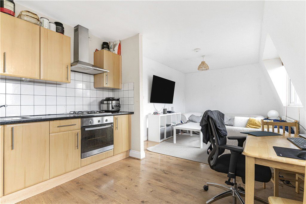 Property photo 3 of 7 Kitchen/Reception