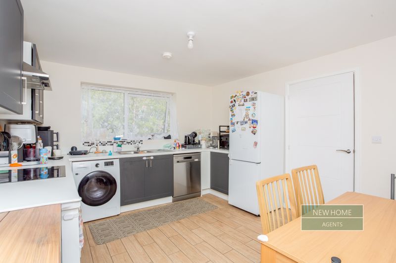 Property photo 3 of 17 Photo 12