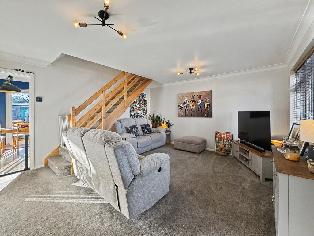 Property photo 3 of 25