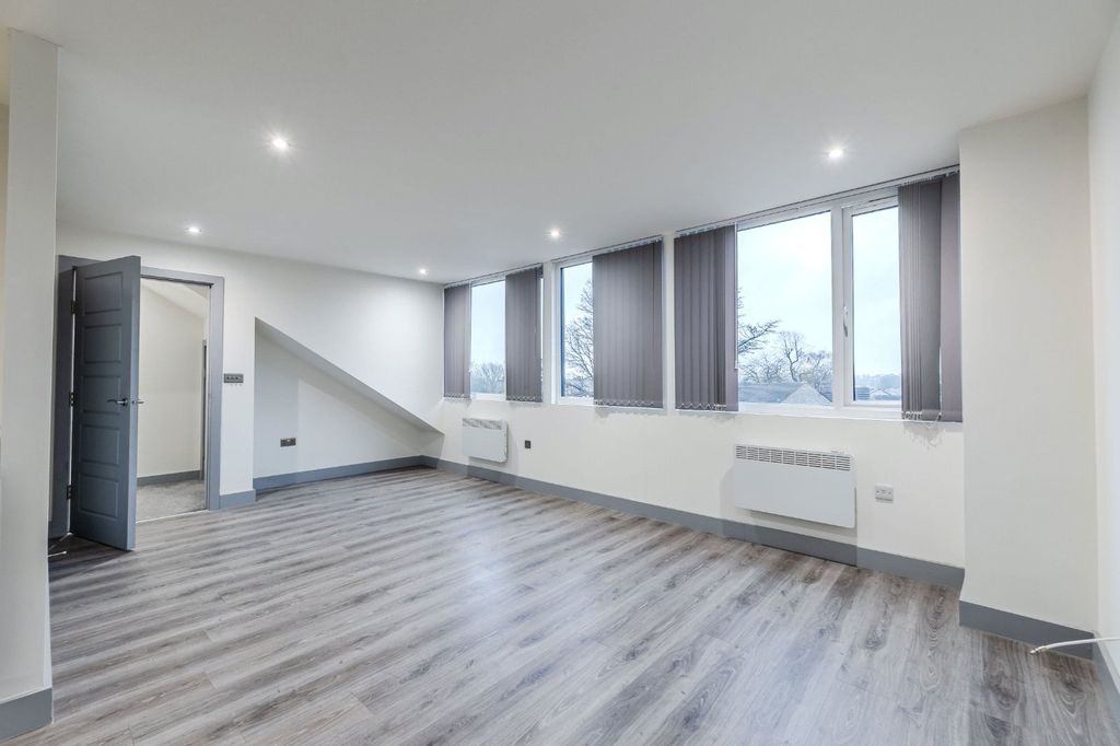 Property photo 3 of 11 Picture No. 02