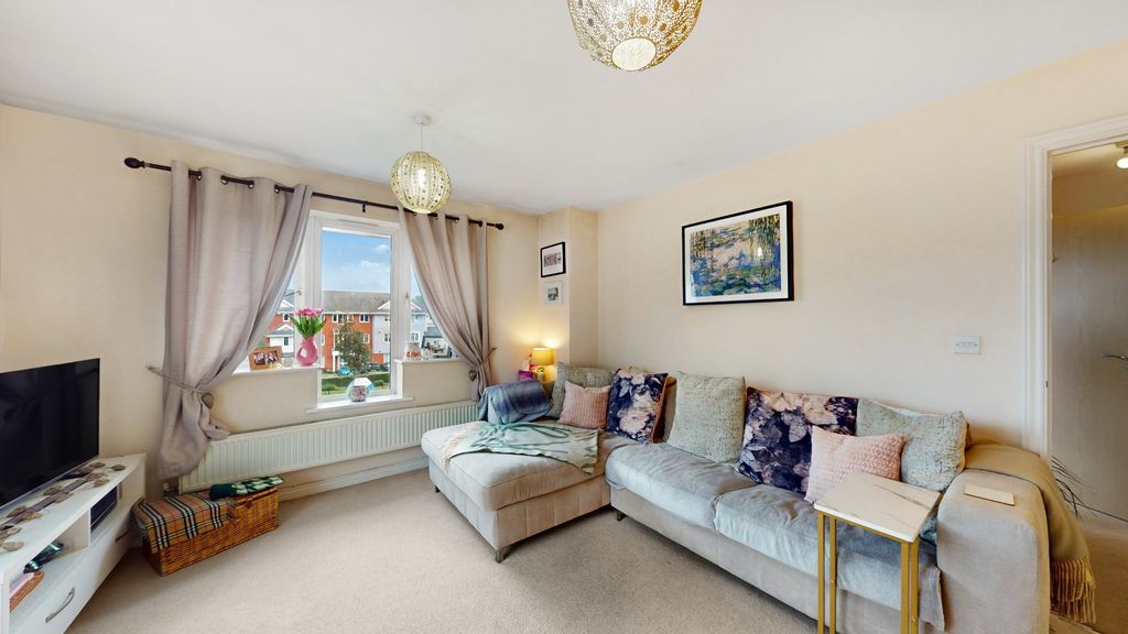 Property photo 3 of 10 4521896